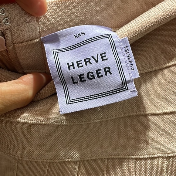 Beautiful Herve Leger in excellent conditions. - Picture 2 of 3